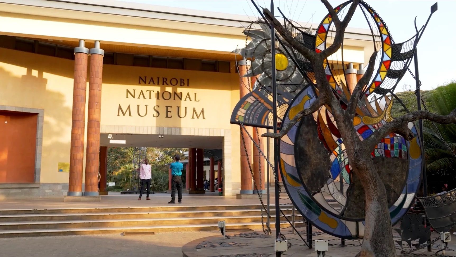 Façade du Nairobi National Museum, lieu de tournage du documentaire One Planet Fellowship