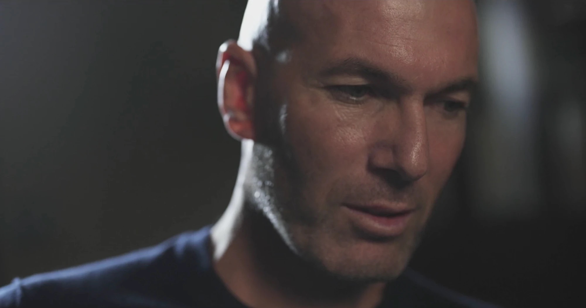 Zinédine Zidane interviewé pour le documentaire L'Équipe Explore sur le Ballon d'Or 2022